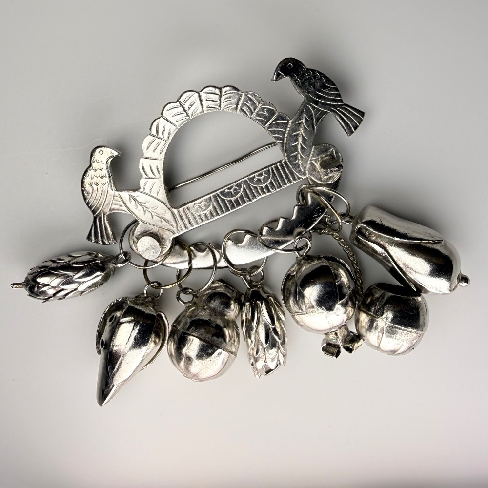 Brazilian Penca De Balangandan Amulet Brooch - Picture 9 of 15